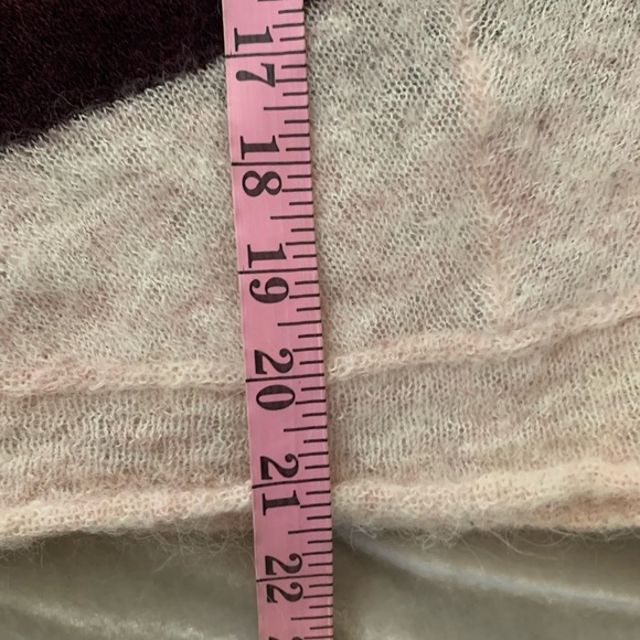 Free People size large v-neck striped fuzzy sweater 💕 - Picture 6 of 7